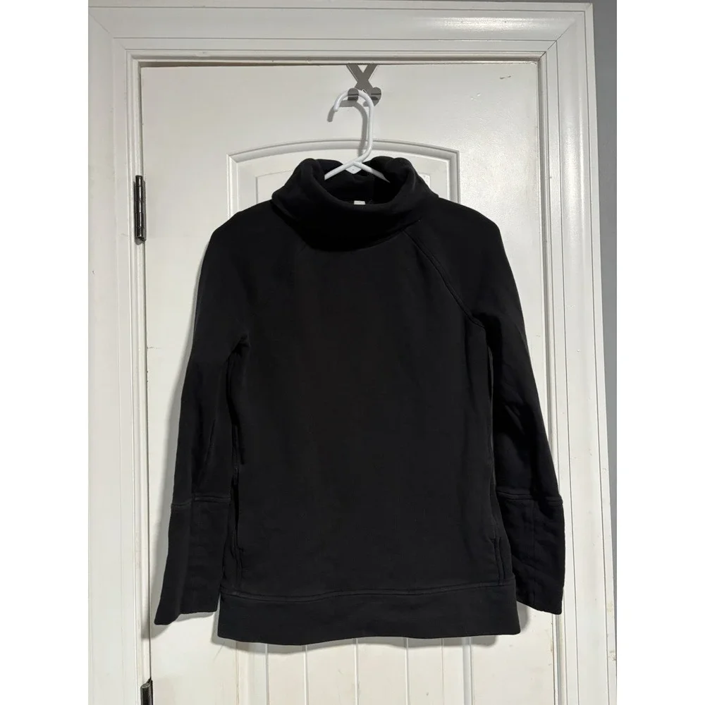 Lululemon Tunic sweater women's 4 black funnel neck kangaroo Pocket Front logo